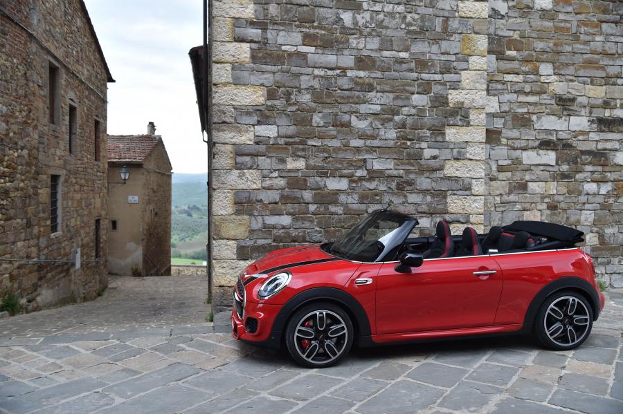  Mini Cooper S JCW Cabrio 2016 года  (фото 29 из 104)